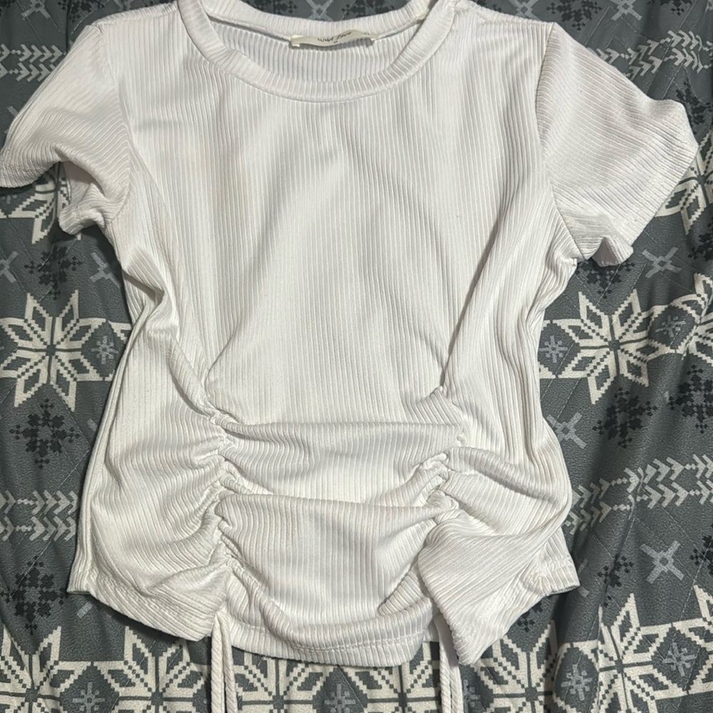 wild love white tee size M